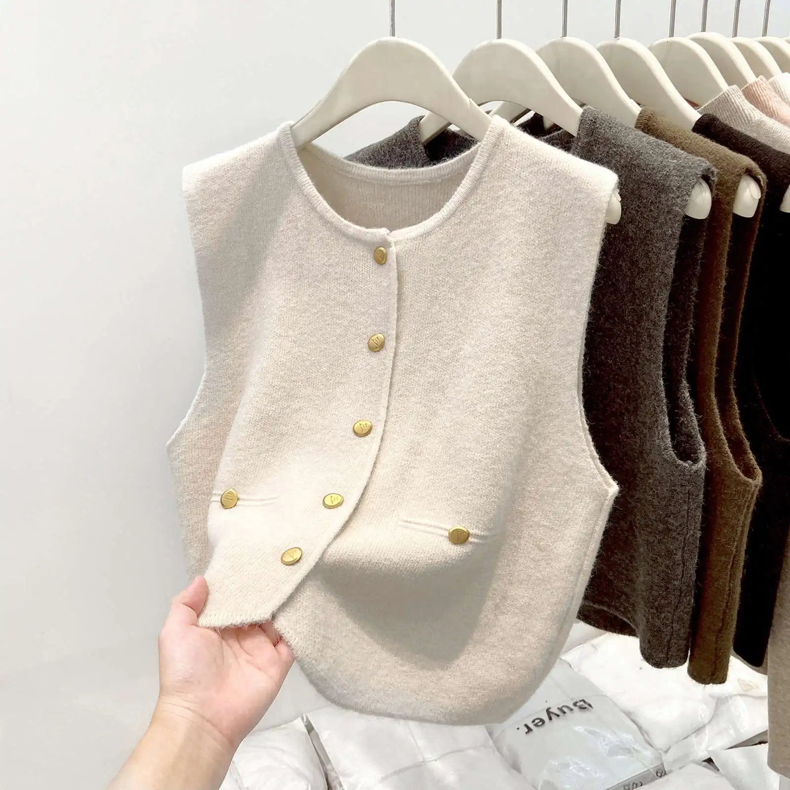 Spring Korean style retro small gold buckle fashionable round neck knitted vest