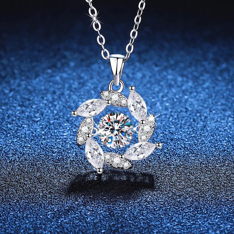 Hot Selling PlatinumPT95018k Gold Necklace,Moissanite Pendant, Windmill Dynamic Pendant,1 Carat Moissanite Light Luxury Necklace