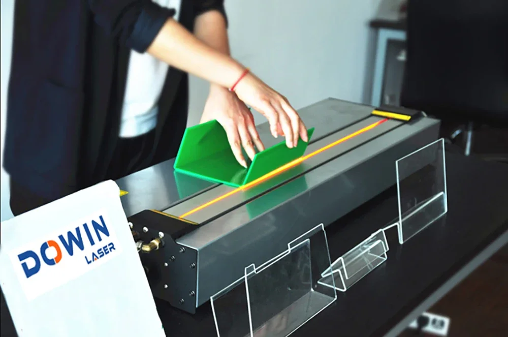 Máquina dobladora de plástico acrílico, mesa de plexiglás pequeña, soporte de exhibición de tarjetas