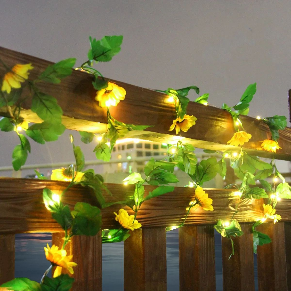 

10M/5M/2M Green Leaf Fake Plants LED String Light Battery Powered Wedding String Light for Wall House Room Birthday Party Decor