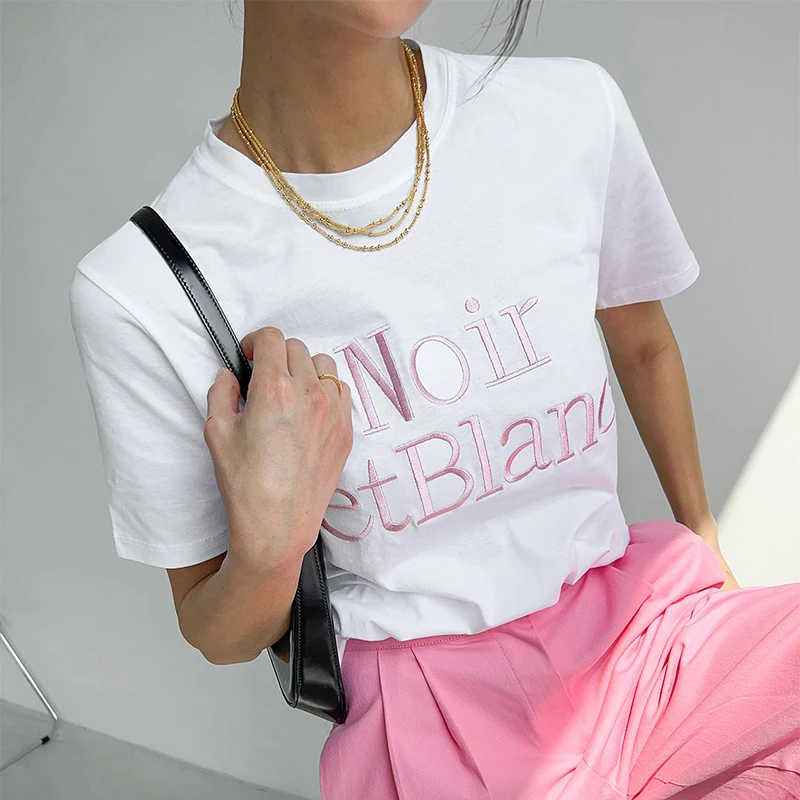 تي شيرت صيفي أنيق جديد برقبة دائرية مطرز بتصميم حروف فضفاضة غير رسمية بأكمام قصيرة تي شيرت علوي عصري متعدد الاستخدامات على ال...