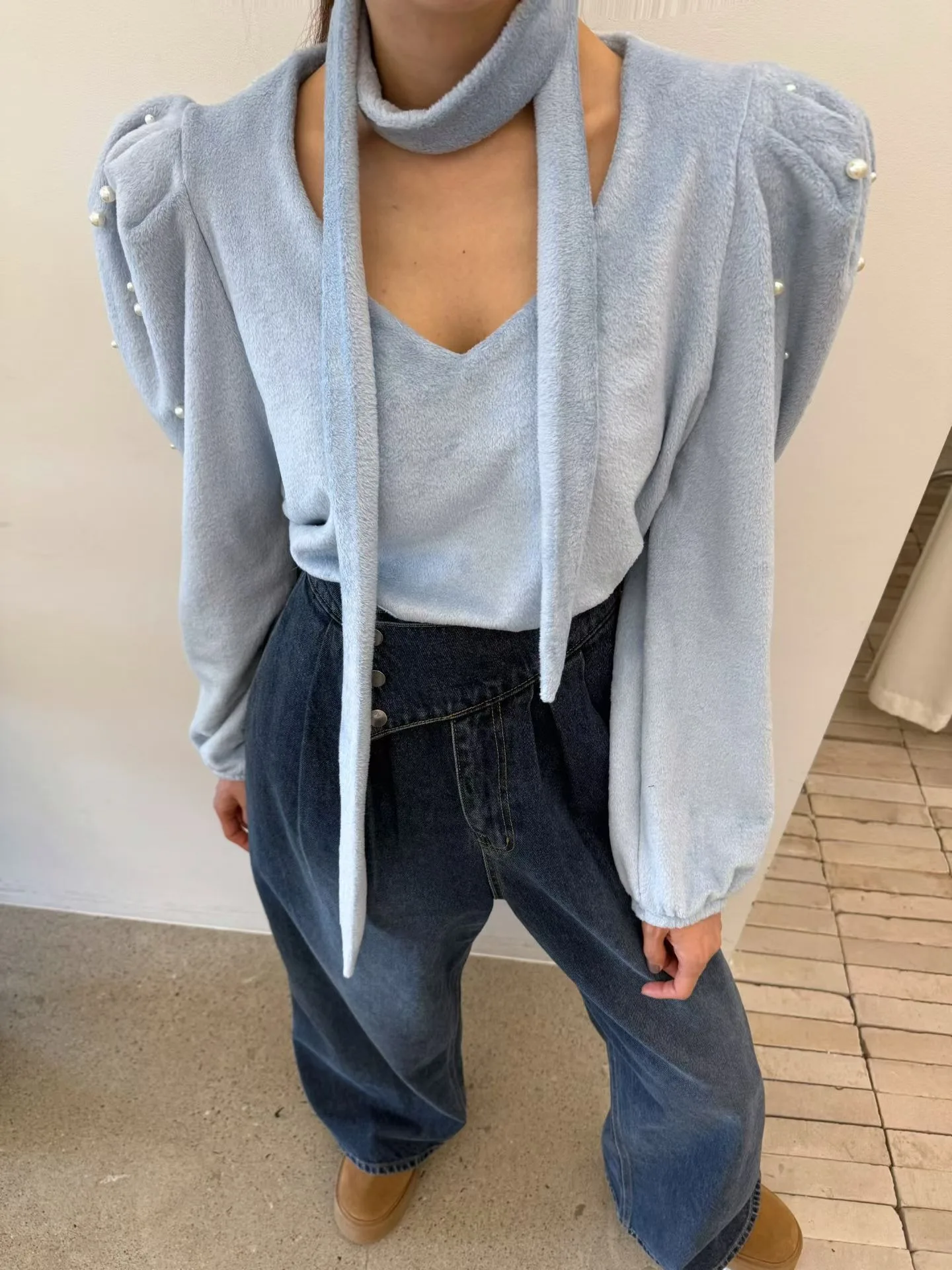 

Ele V-Ne Pearl Trimmed Bubble Sve irt Women's Loose Top Autumn New Sle Gentle Ne Hanging Sa Chinese Brand