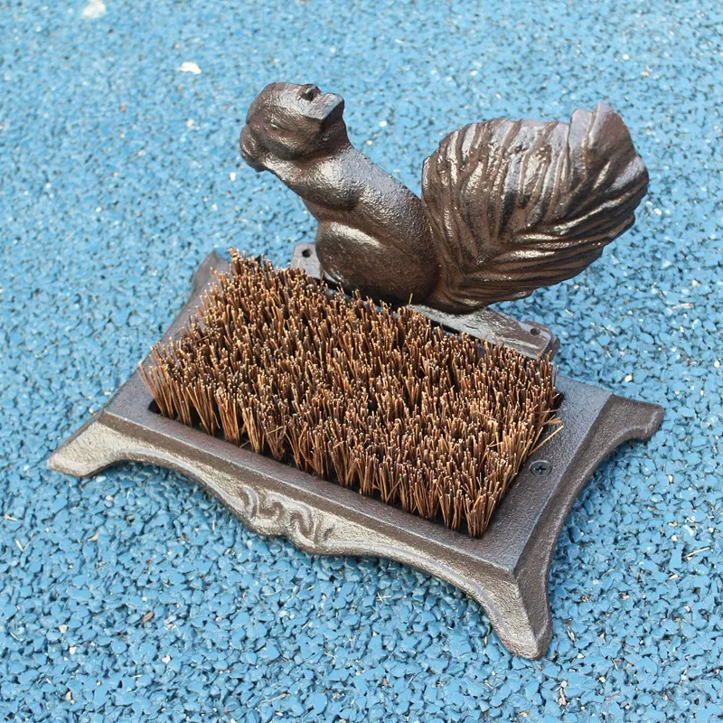 Nutkin The Squirrel Cast Iron Boot Brush Antique Rustic Hedgehog Statue All Weath Shoes Scraper Handmade Metal Animal Figurines