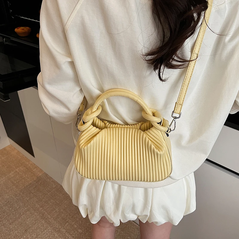 

Luxury Simple Stylish Tote Bag Large Capacity Fashionable For Business And Leisure Women