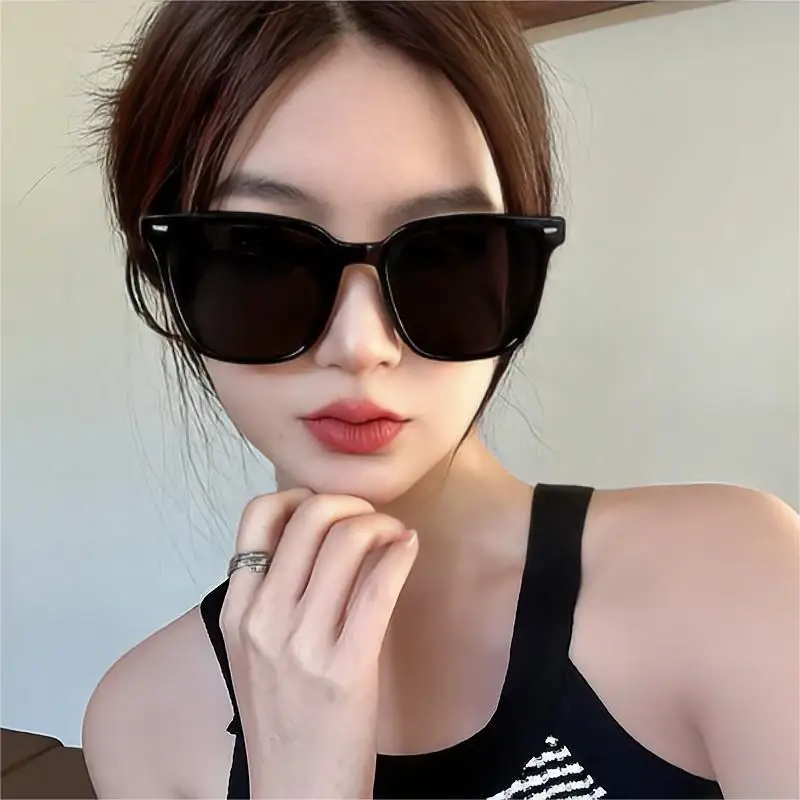 New Red Black Frame Sunglasses for Women with No Makeup, Big Face, Skinny Appearance, Sunscreen Sunglasses, Men's Fashion Trendy