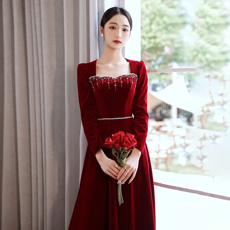 Vintage Burgundy Velour Evening Dress New Beaded Long Sleeve Wedding Toast Dresses Classic Long Slim Prom Gowns