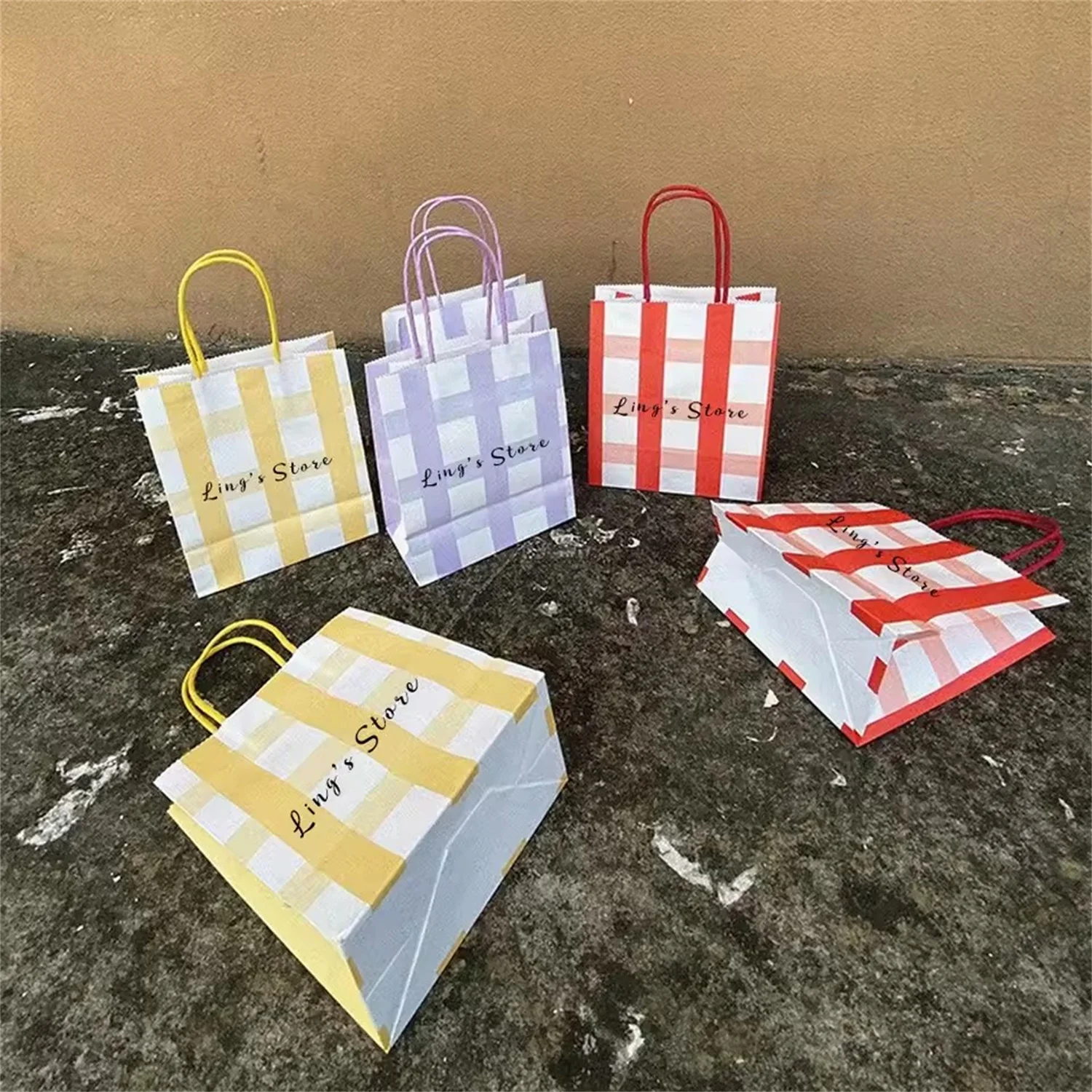 

Custom Logo Jewelry Kraft Paper Handle Bag Shopping Wedding Gift Packaging Pouches Perfume Cloth Cake Coffee Fruit Storage Boxes