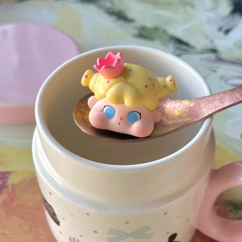 جديد Qoqo Miniface الوردي عيد ميلاد سلسلة صندوق أعمى صندوق غامض Kawaii أنيمي الشكل دمية نموذج جمع مكتب الديكور لعبة هدية