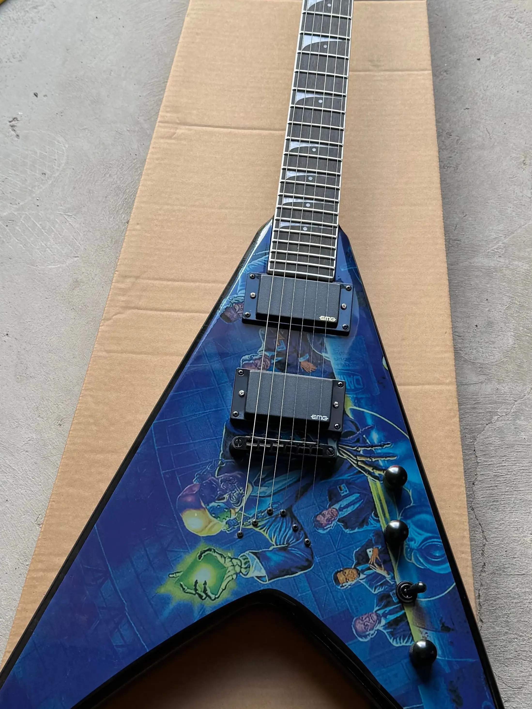 flying v electric guitar High quality V-shaped dovetail Dave Mustaine signature active pickup in stock fast shipping