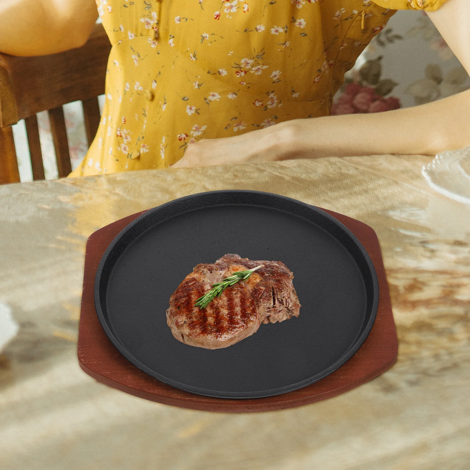 

Cast Iron Griddle 25cm Round Steak Pan Wood Base Nonstick Barbecue Grill Tool Kitchen Supplies Cooking Pan Grilling Food