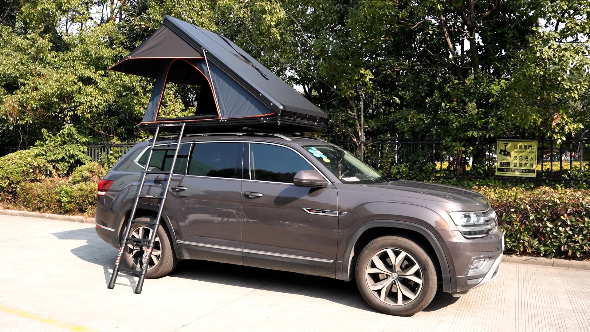 Universal Overland HardShell Roof Top Tent With 7cm Memory Foam