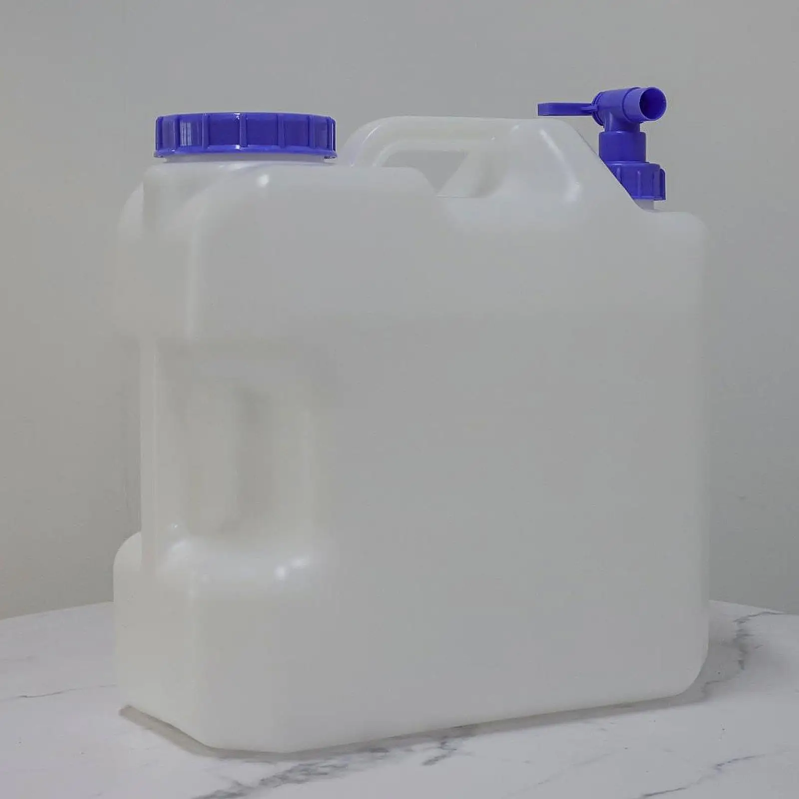 

Water Container with Spigot Portable Drink Dispenser Camping Water Storage Jug for Survival Cooking Bathing Outdoor Backpacking