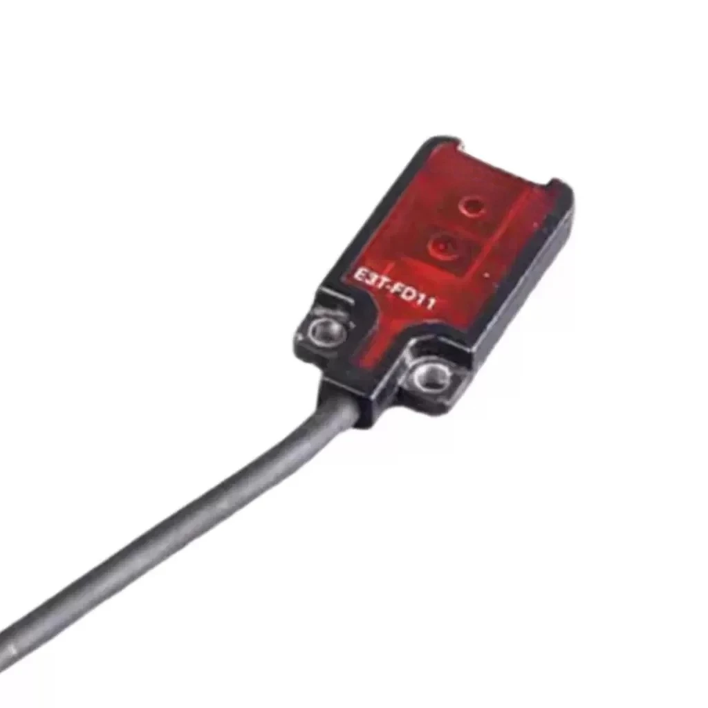 Sensor E3T-ST11FT11FD11 Diffuse Reflection and Radiation Normally Closed Electrical Sensor