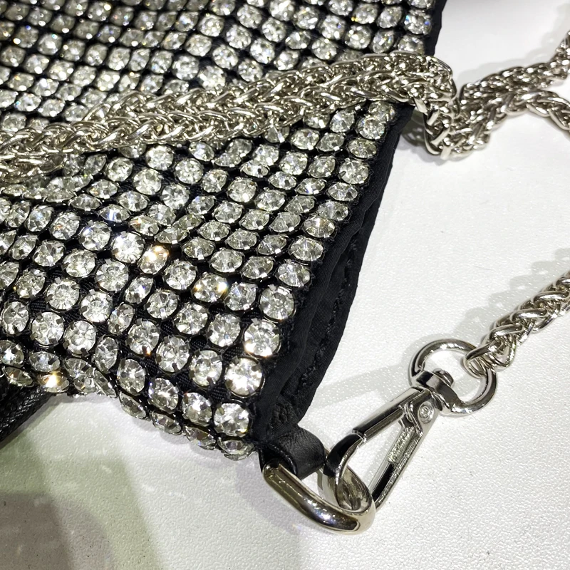 Shiny Evening Mini Bags For Women Luxury Designer Mobile Phone Bag 2023 New In Mosaic Hollow Imitation Diamond Chain Crossbody