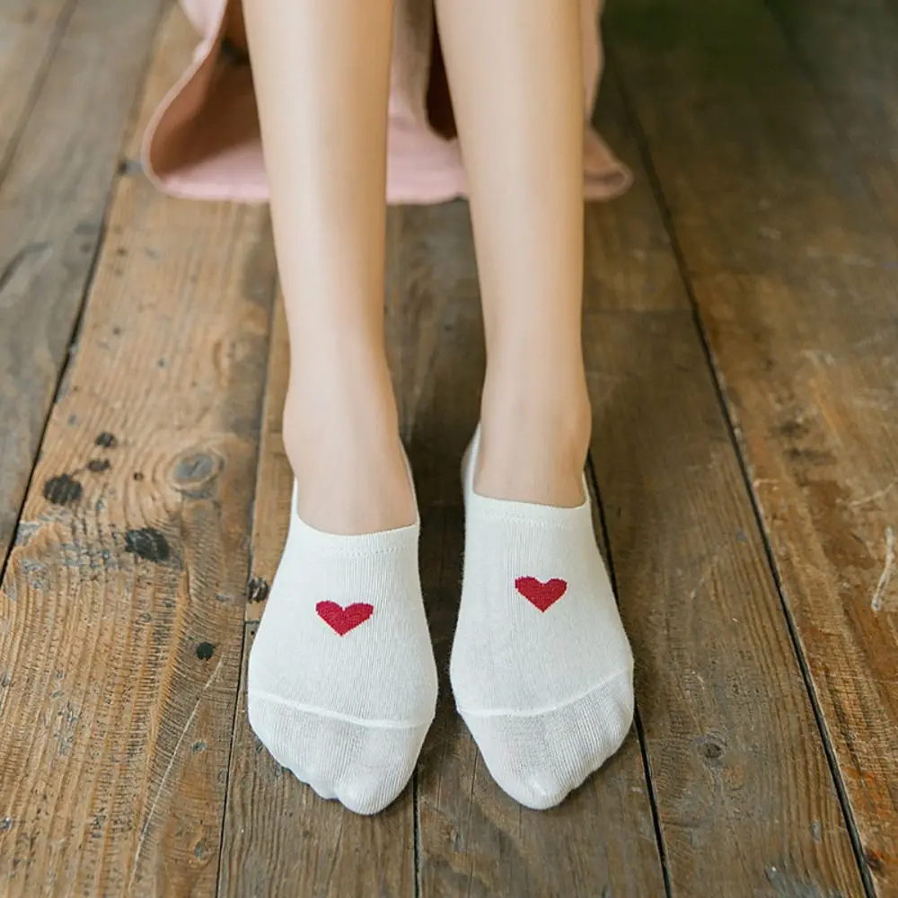 

5Pairs Simple Love Heart Boat Socks Low Cut Sweet Short Tube Socks Female Hosiery Anti Slip Invisible Socks Girl/Women