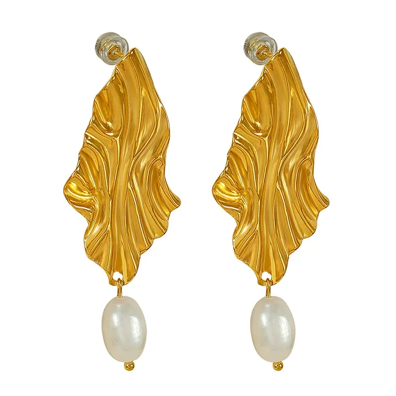 Pendientes colgantes con forma de diamante de lujo para mujer, pendientes ondulados irregulares chapados en oro de acero inoxidable con colgante de perla, joyería para las orejas