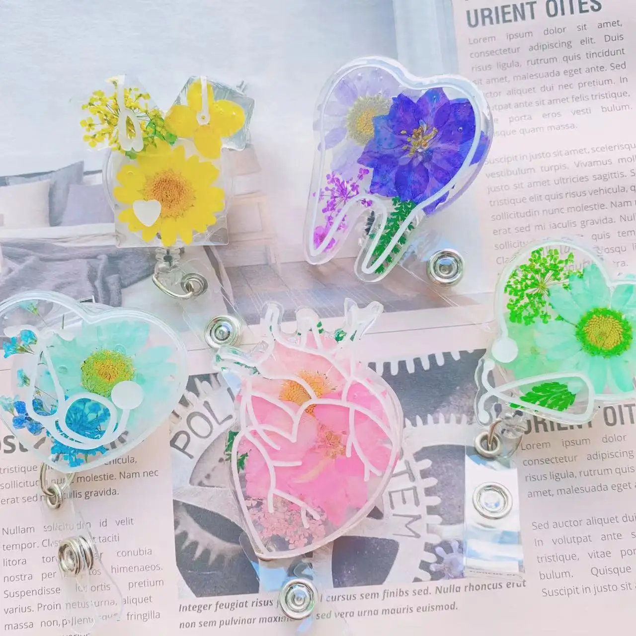 

Teeth Real Flower Resin Transparent Nurse Badge Reels Heavy Duty Retractable 360 Alligator Clip ID Holder For Student Doctor