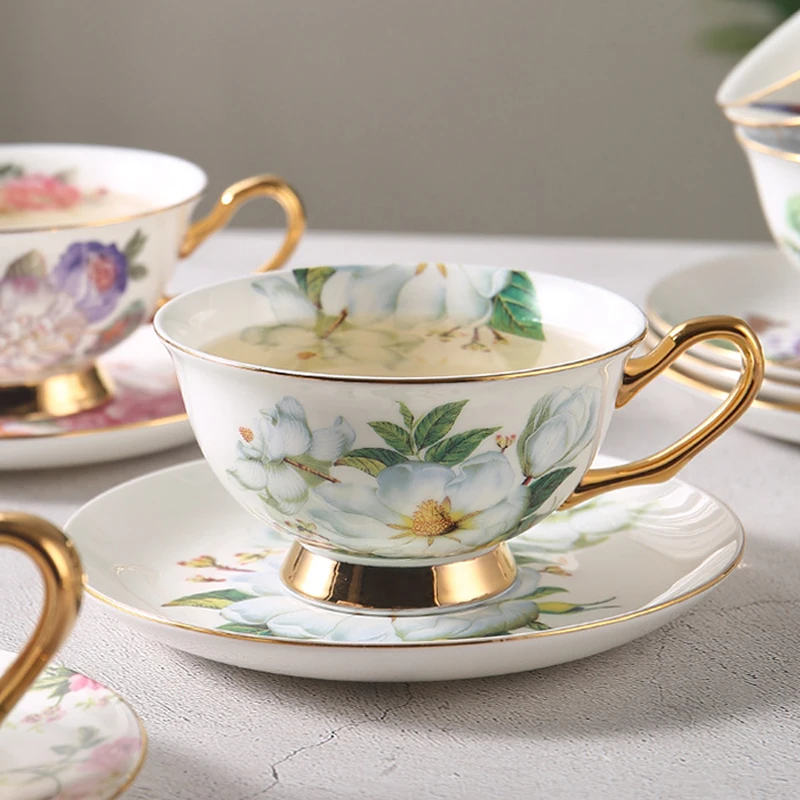 العظام الصين فنجان شاي وصحون مجموعة كلاسيكية الأزهار فنجان القهوة مع الصحن الذهب حافة الخزف بعد الظهر فنجان شاي لاتيه فناجين القهوة