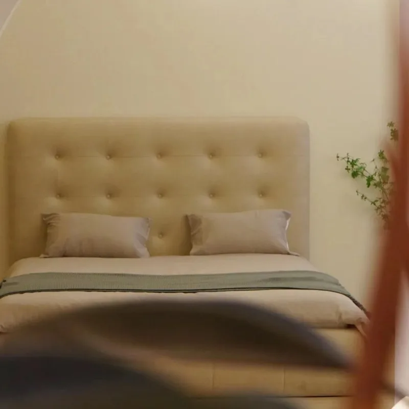 

Gentle milk tea color fabric bed