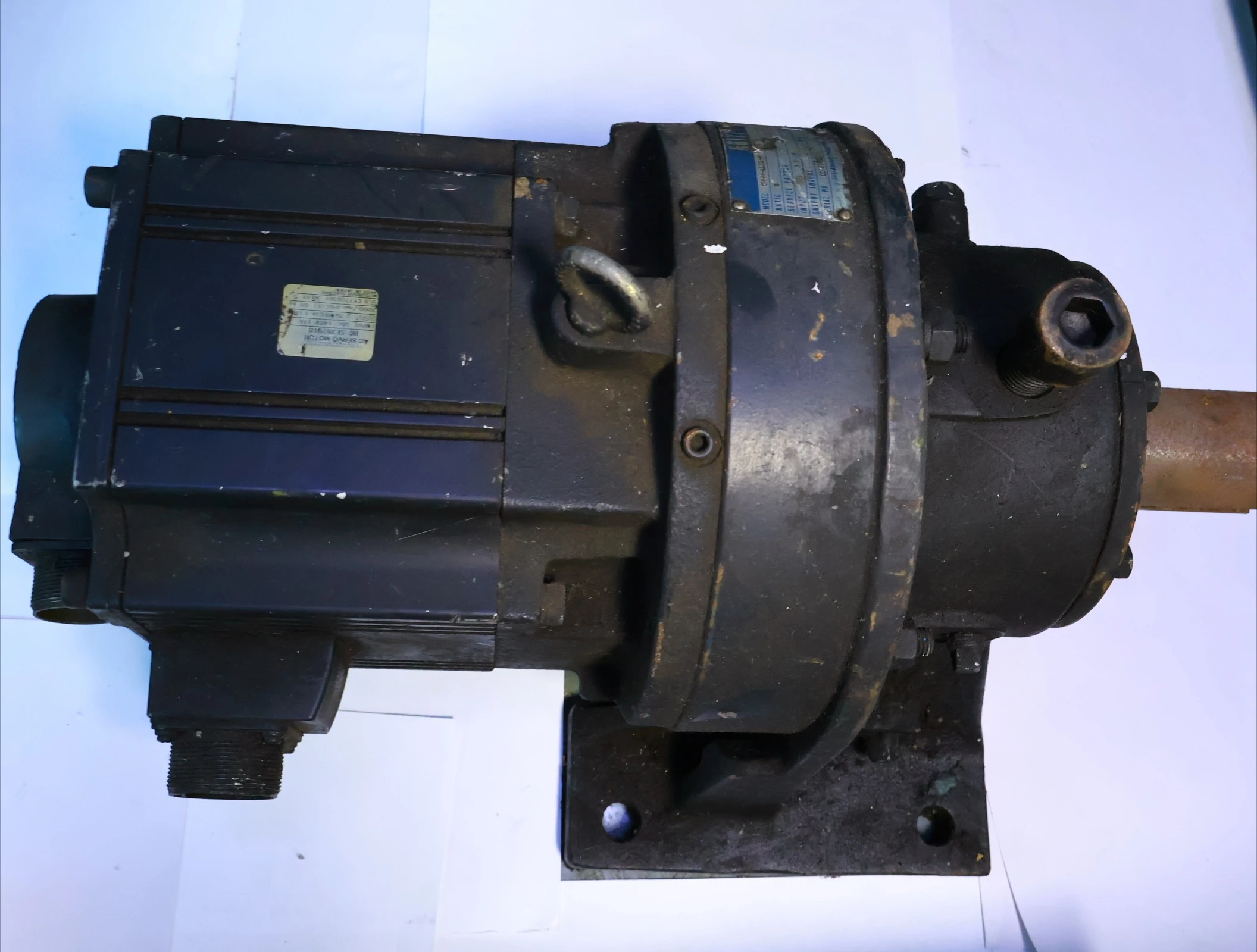 

Б/у редуктор серводвигателя CHHM-4135-6 для MITSUBISHI