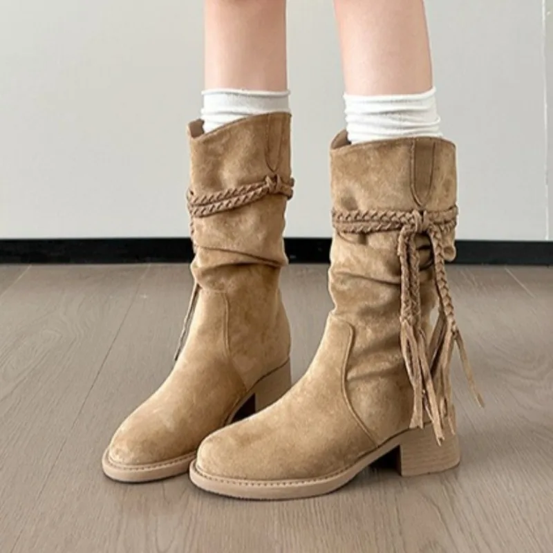 

Женские сапоги до середины икры в стиле ретро с плетеными ремешками и кисточками на высоком каблуке, большие размеры, стильная замшевая осенняя обувь с напуском для женщин