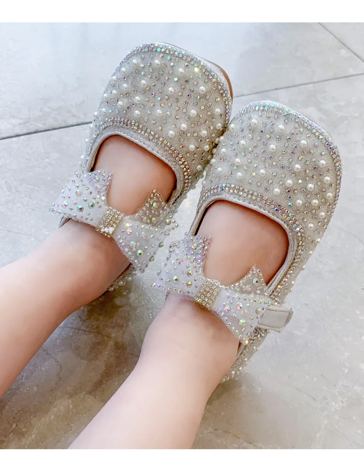 Kids Sandals  2023 New Autumn Fashion Rhinestone Pearl Little Girls Cute Bow Children Princess Party Dance Wedding Leather Shoes