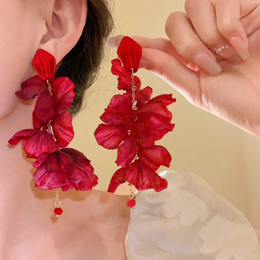 Red Fabric Flower Dangle Earrings Sweet Long Floral Petal Acrylic Bead Pendant Earrings Romantic Jewelry Party Wedding Bridal M1