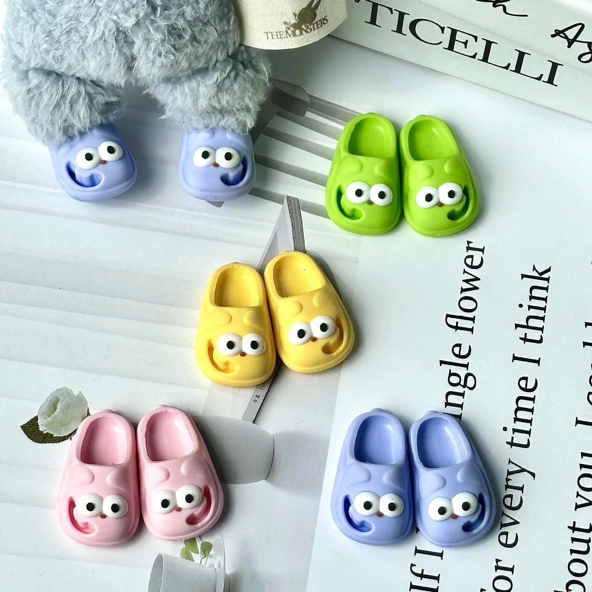 2pcs/pair Cute Doll Shoes 3.7cm Cartoon Mini Shoes For Labubu Big Fish Small Body Small Cloth Slippers Keychain Accessories Toys