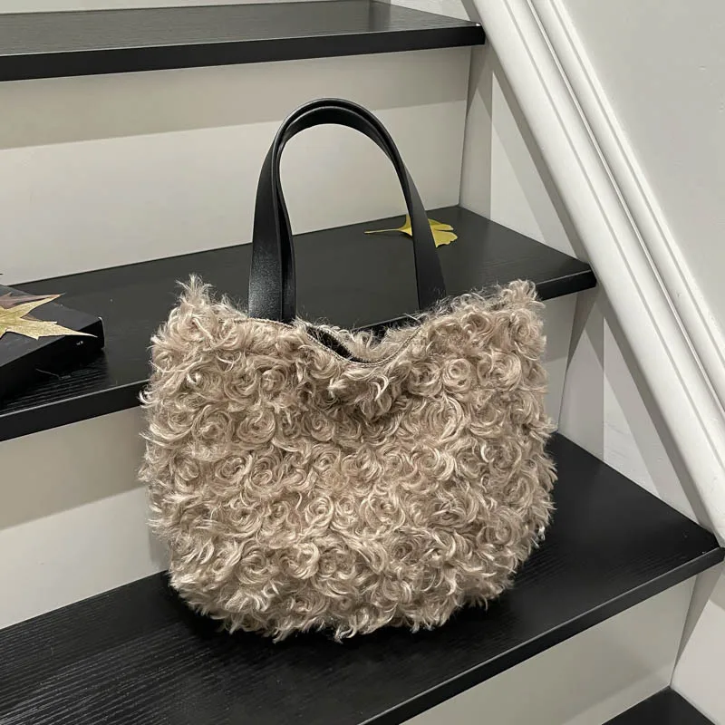 

Women's Curly Faux Fur Tote Bag - Black Fluffy Handbag with Leather Handle, Stylish Casual Shoulder Bag for Autumn Winter Daily