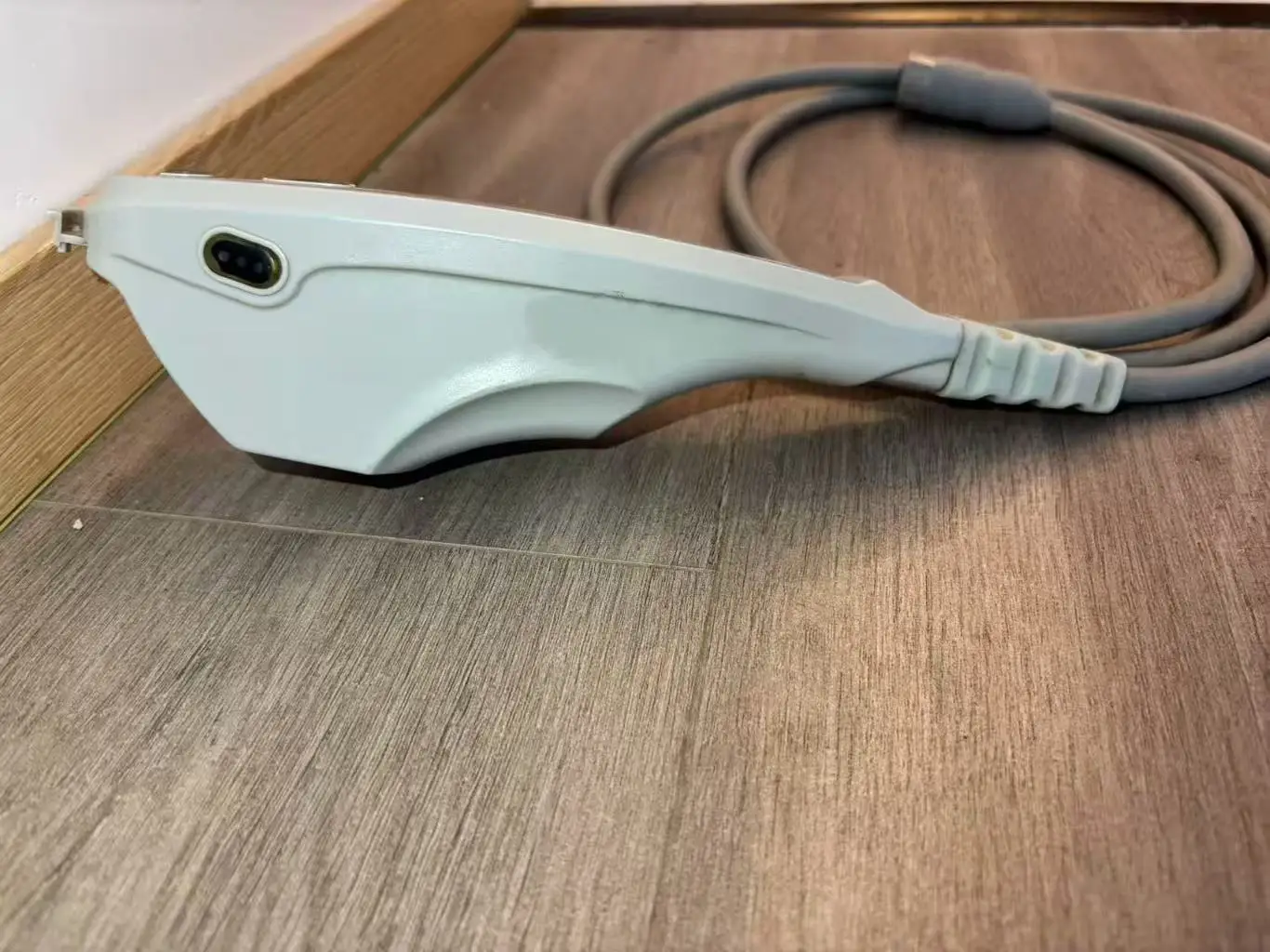 

Pen and hand tools are used for beauty enhancement equipment. Handy accessories act on hi fu ink cartridges.