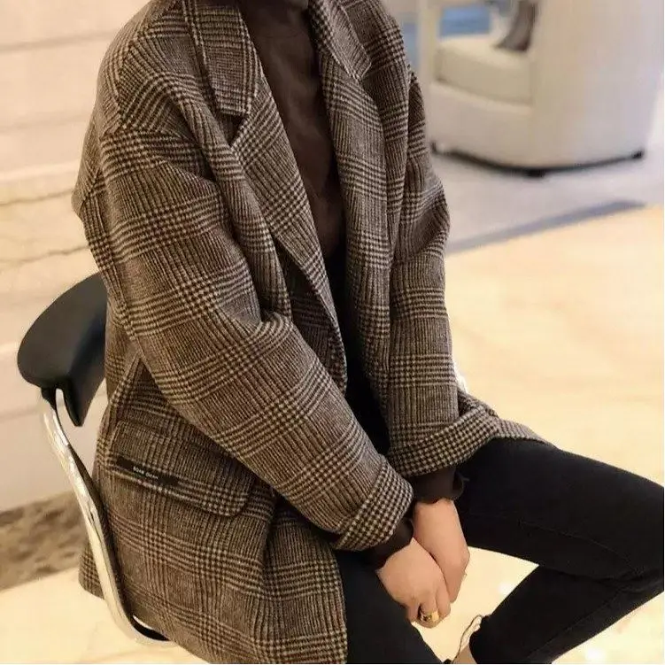 

British Plaid Woolen Coat French Fashion Women Winter Oversized Office Commuting Long Sleeved Loose Coat