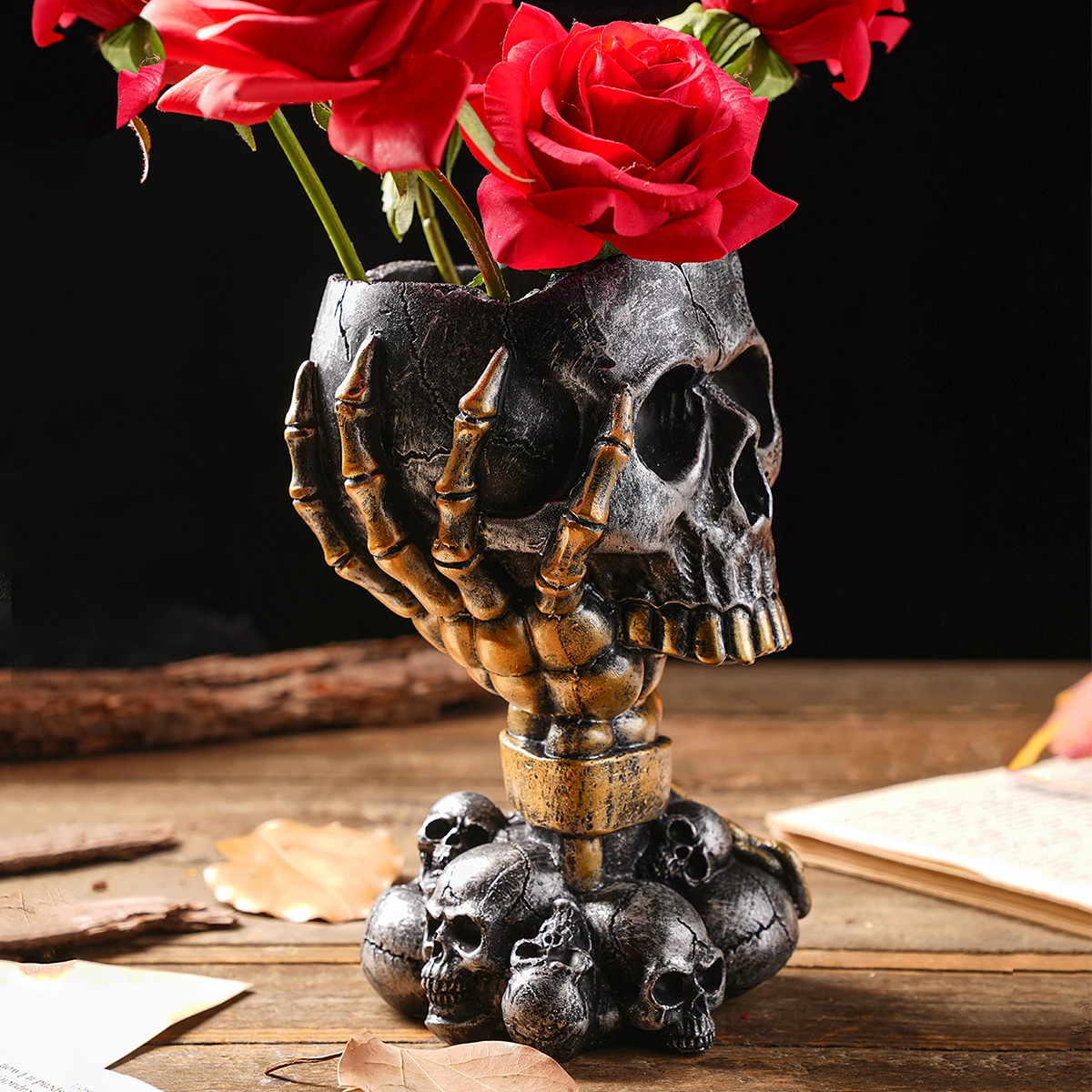 1 Stück, Halloween-Party Punk-Stil Mechanische Weiße, Schwarz-Goldene und Silber-Schwarze Totenkopf-förmige Vasen