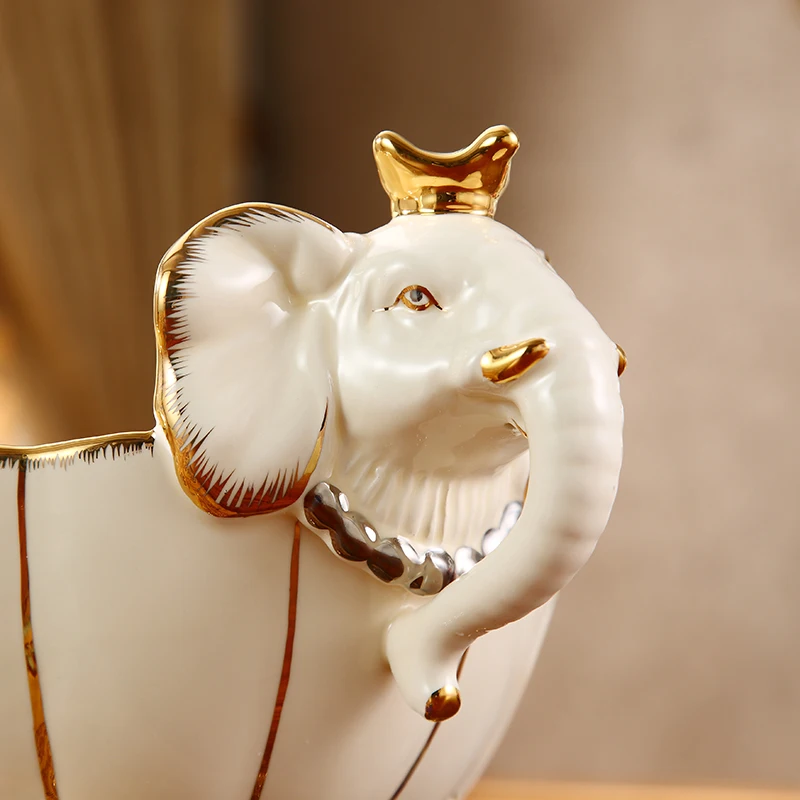 Lucky Elephant Fruit Plate European Luxury Household High-end Living Room Entrance Coffee Table Ceramic Fruit Plate Decorative O