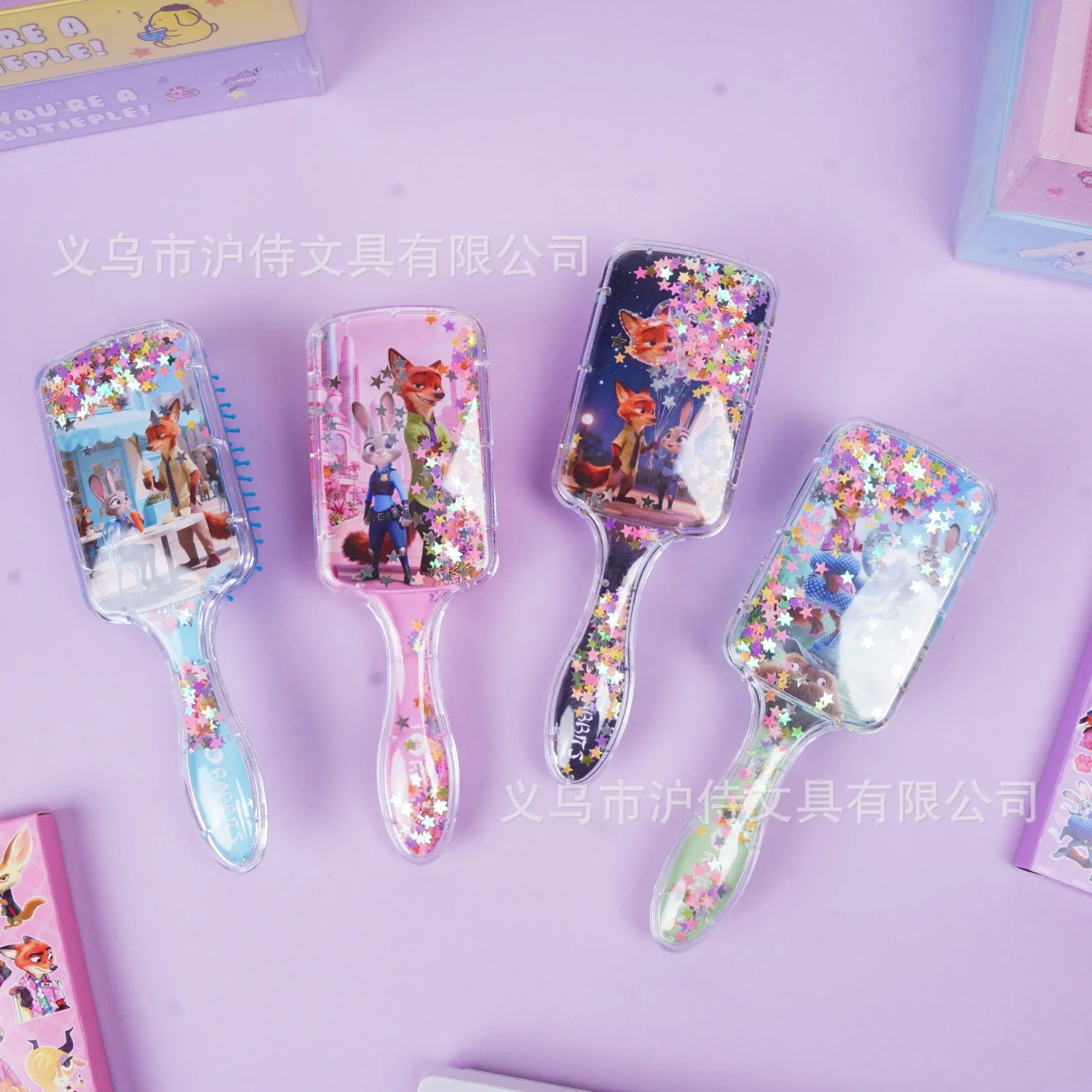 

1/4 шт., новинка для Zootopia2, щетка для волос, кавайная ручка, расчески, мультяшная расческа с струящимся песком, милые подарки для детей на Рождество