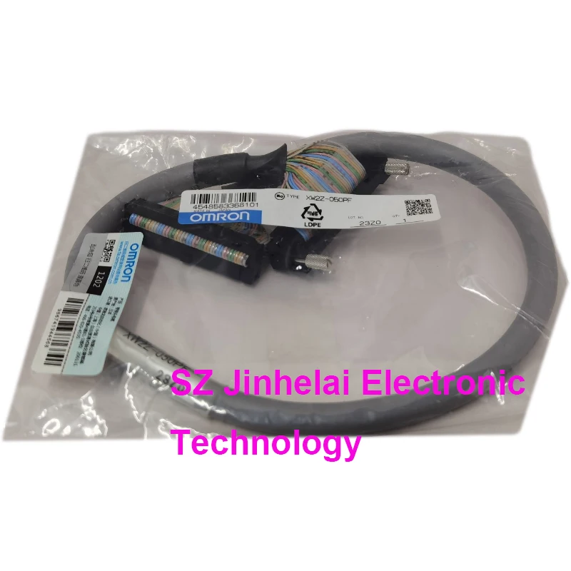 100% новый и оригинальный XW2Z-050B XW2Z-050PF Omron 0,5 м