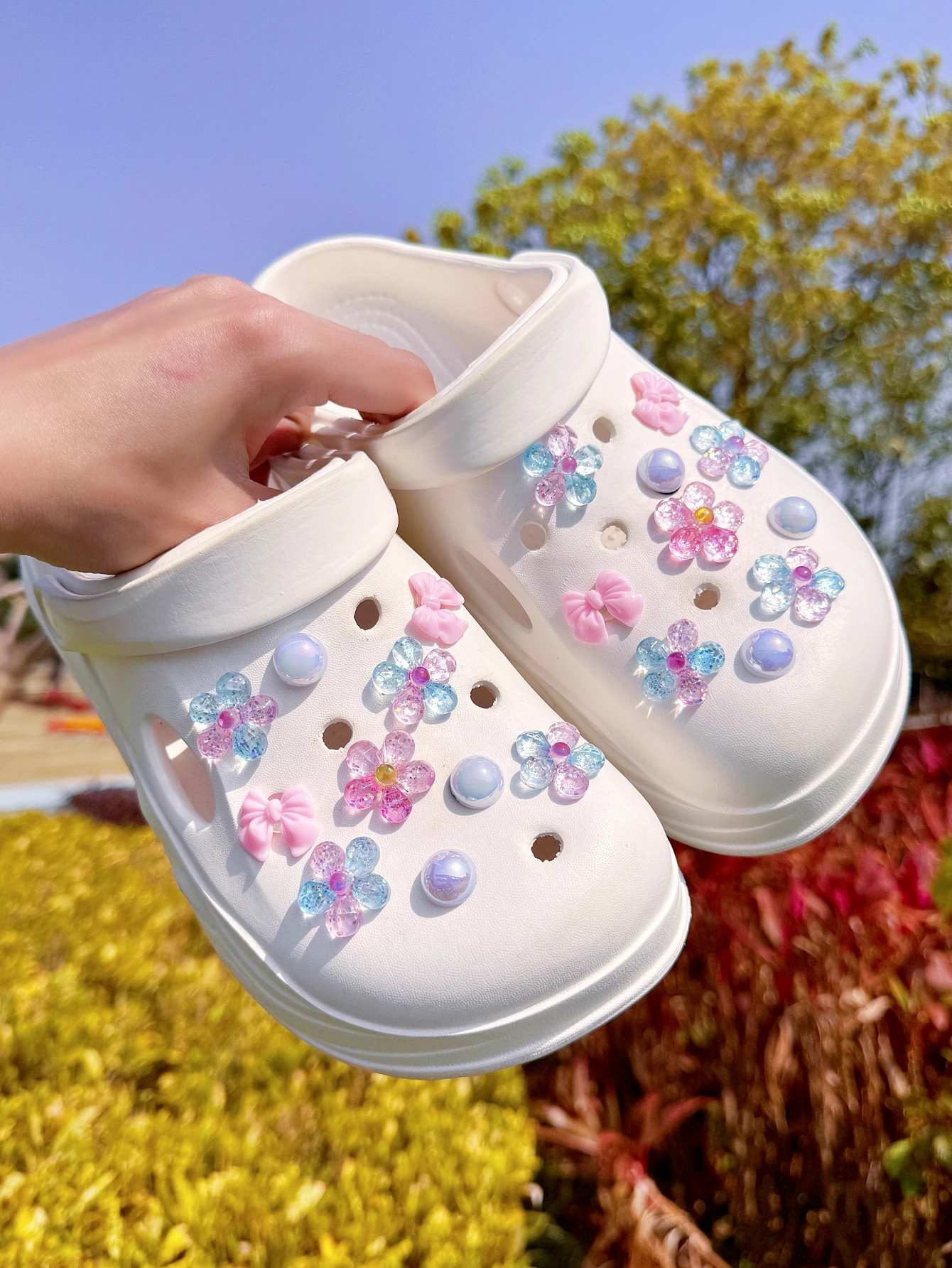20 PCS of Flowered Bowknot Shoes for DIY Casual Accessories - An Interesting and Multi-functional Way to Personalize Your Shoes