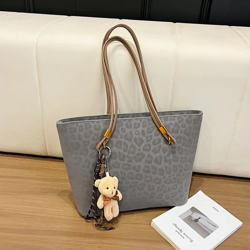 Women Leopard Print Large Tote Bag With Bear Charm Solid Color Shoulder Handbag Casual Office Commuting Purse