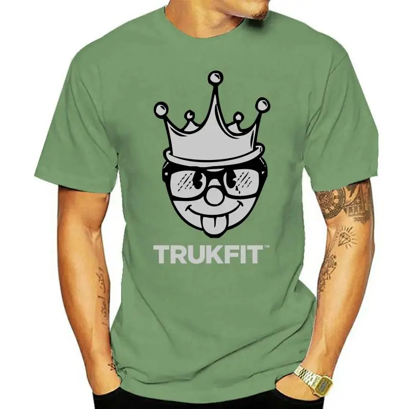 Красная футболка Trukfit