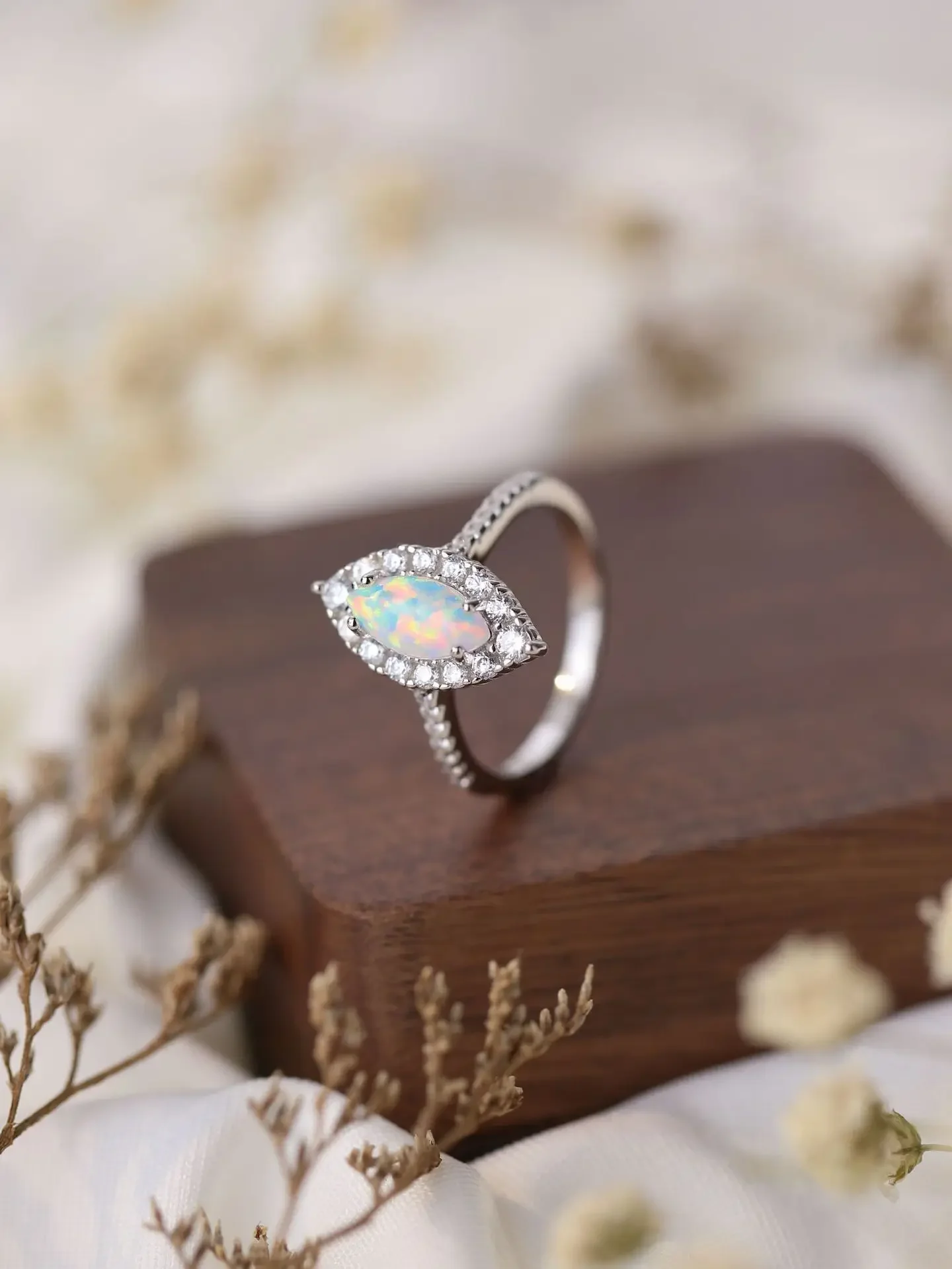 Wonderful Pure 925 Silver Women's Ring Inlaid with Zircon and Blue Opal with Delicate Style