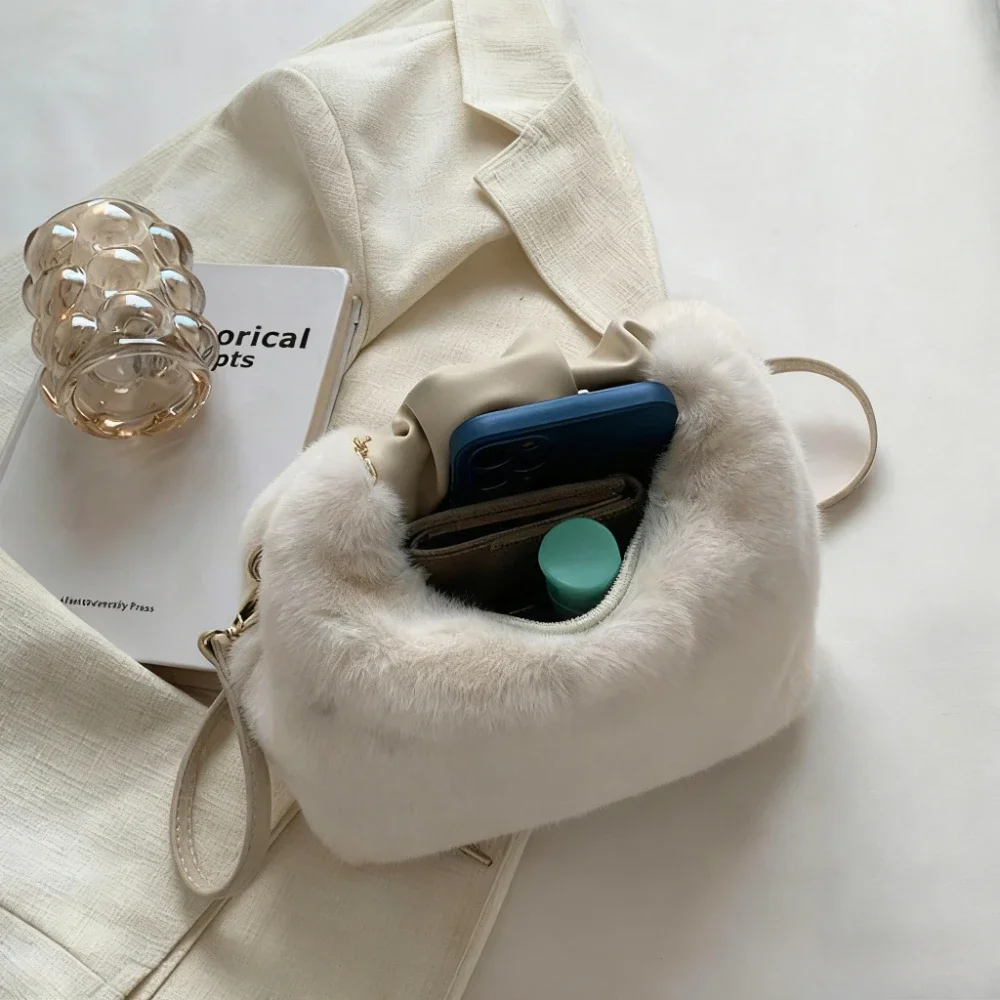 Modische süße Plüsch-Umhängetasche für Damen, einfarbig, weich, flauschig, Handtasche, Herbst-Winter, weiche Plüsch-Umhängetasche – Detail 7