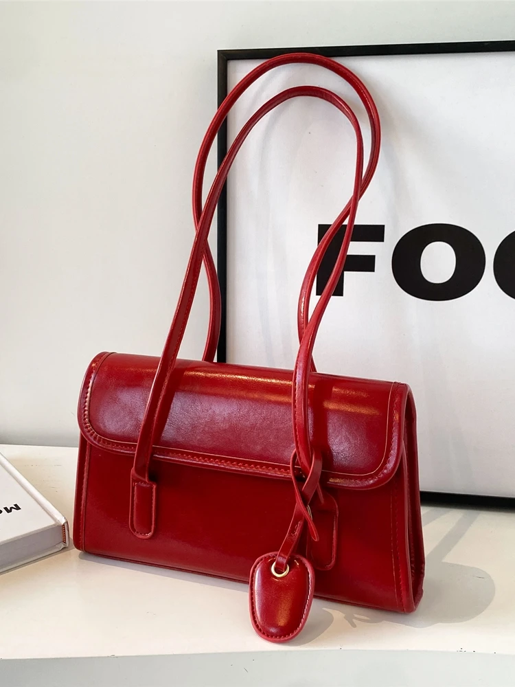 패셔너블한 대용량 브라운 언더암 백 심플 스타일리시 숄더 백 캐주얼 PU 가죽 소프트 백 여성용 온라인 독점