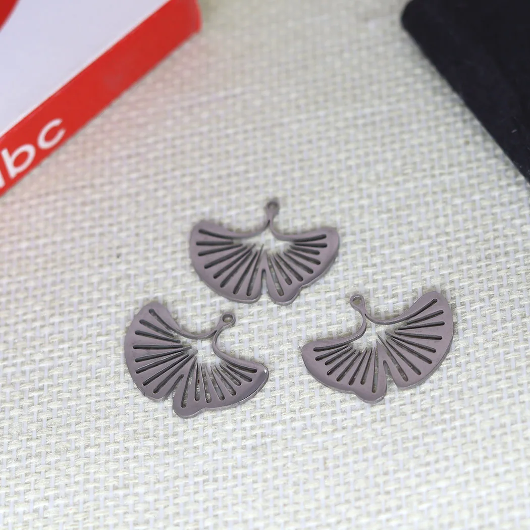 3pcs/Stainless steel silver simple small gingko pendant for necklaces Wholesale Hand Eye of good Charms for DIY Jewelry Make