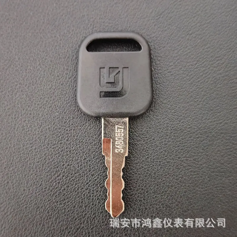 Applicable to Liugong excavator key 34B0557 start ignition fuel tank cover key 906 9075 920E D F high quality
