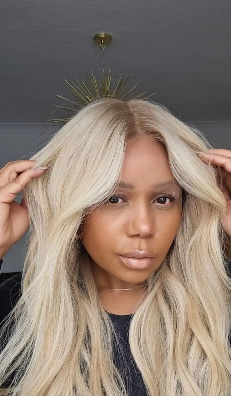 Creamy Blonde with Light Roots Blonde Wavy Synthetic Wigs Cosplay Party Hair Wigs for Women Natural Heat Resistant Fibre Wigs