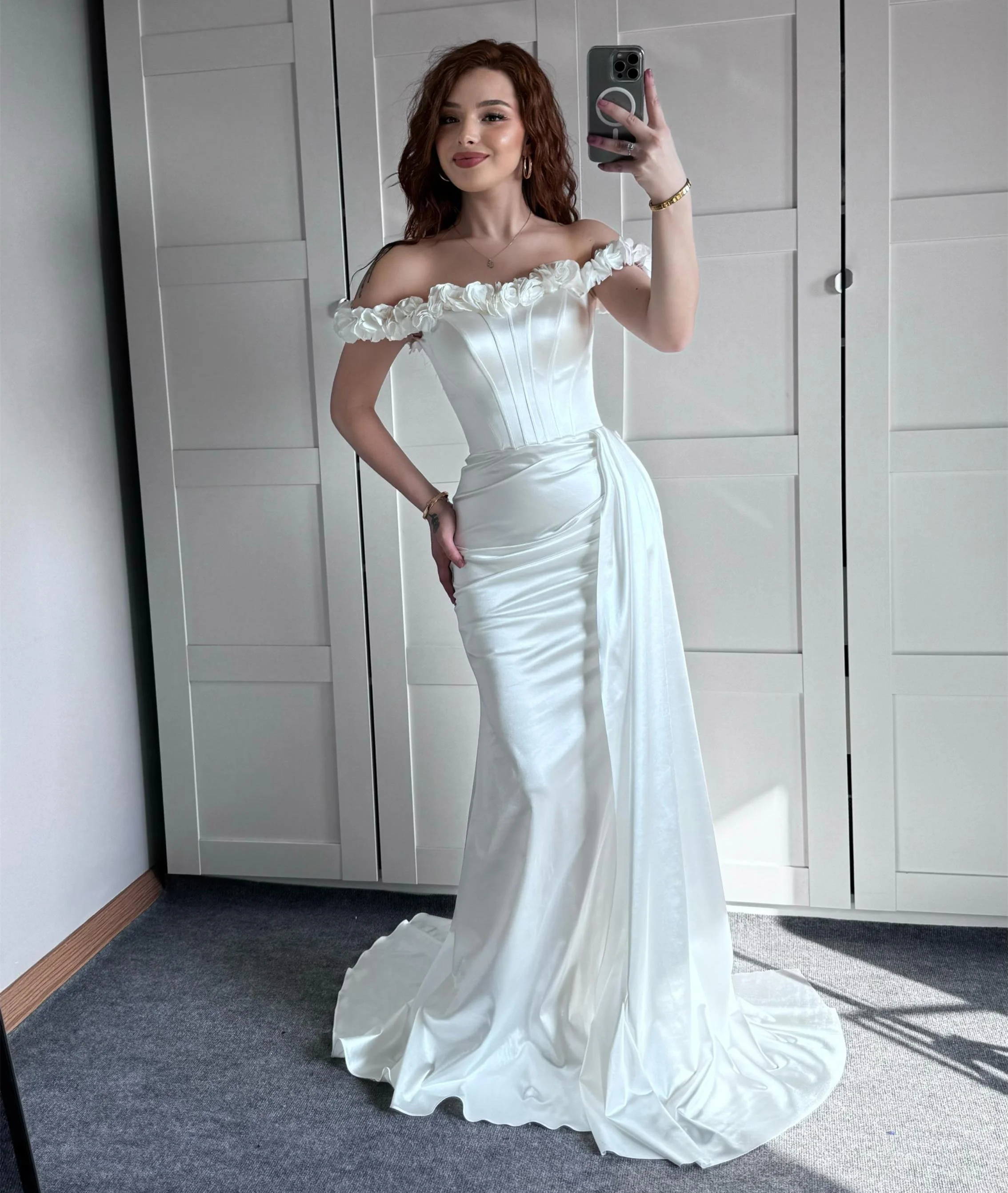 

Luxurious Off the Shoulder Floral Wedding Dresses Satin High Quality Mermaid Ruffles Plain Prom Dress Slit Chic Engagement Gowns