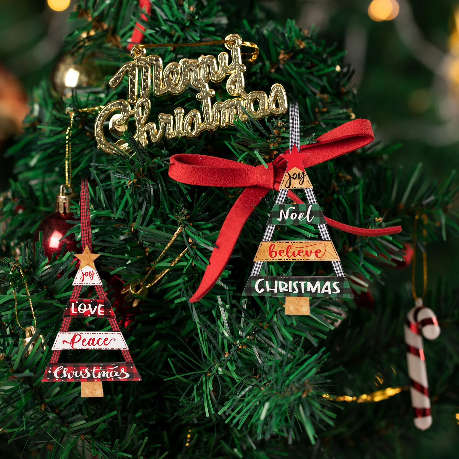 

4Pcs Christmas Tree Wooden Signs Rustic Plaques 7.86x5.11x0.31in Farmhouse Front Door Holiday Wall Hanging Wood Tree Ornaments