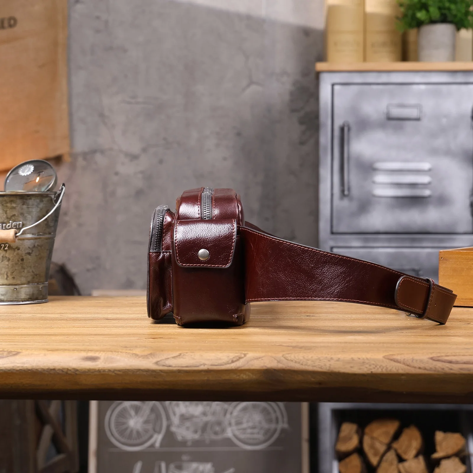 Vintage-Umhängetasche aus hochwertigem, pflanzlich gegerbtem Echtleder für Herren, modische Schultertasche, Motorrad-Umhängetasche – Detail 20
