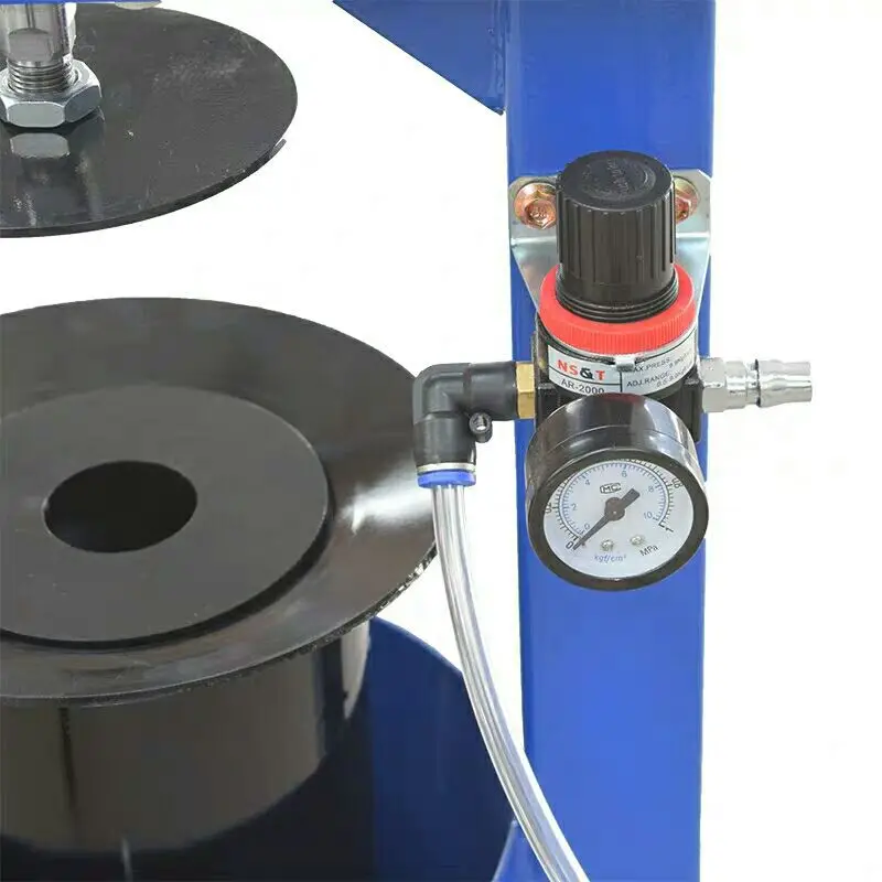 

Pneumatic oil injection machine, large truck maintenance wheel lubricating oil butter filler cylinder bearing oil injection