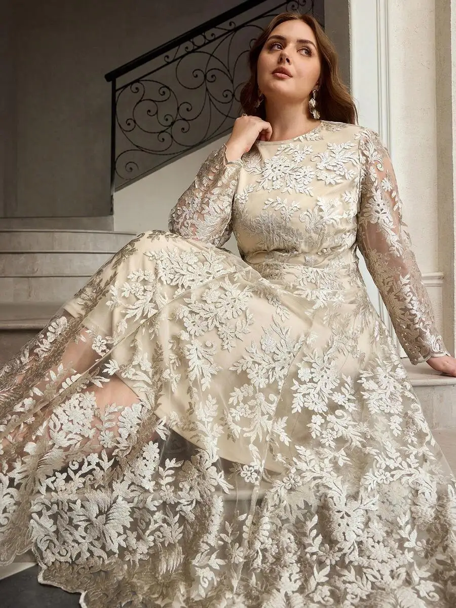 

Elegant Floral Embroidered Long Sleeve Maxi Dress With Cinched Waist And Flared Skirt
