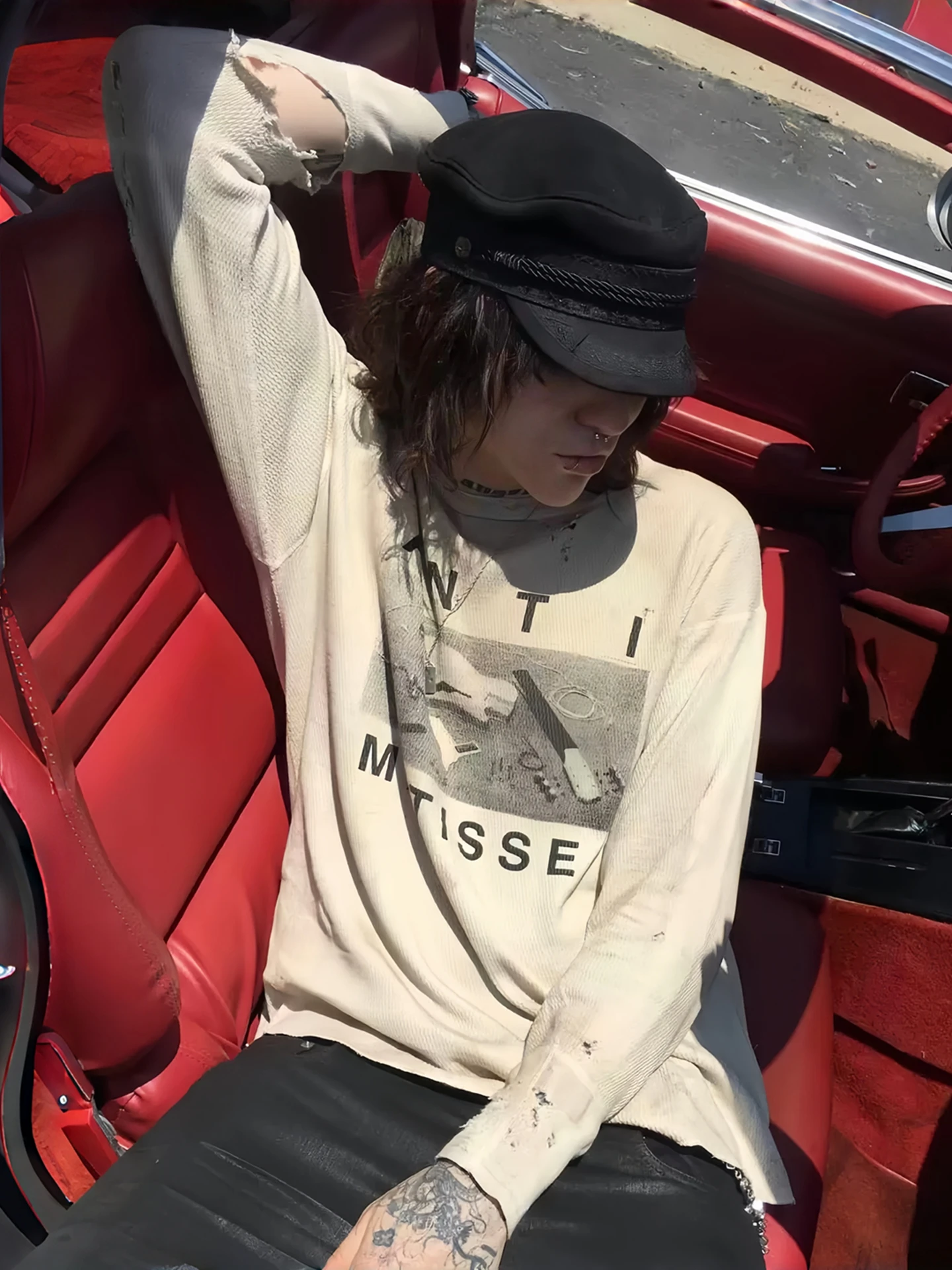 Washed Long Sleeve T-Shirt Men Women Vintage Style Cotton Crew Neck Graphic Tee Unisex Comfortable Fit Fashionable Clothing